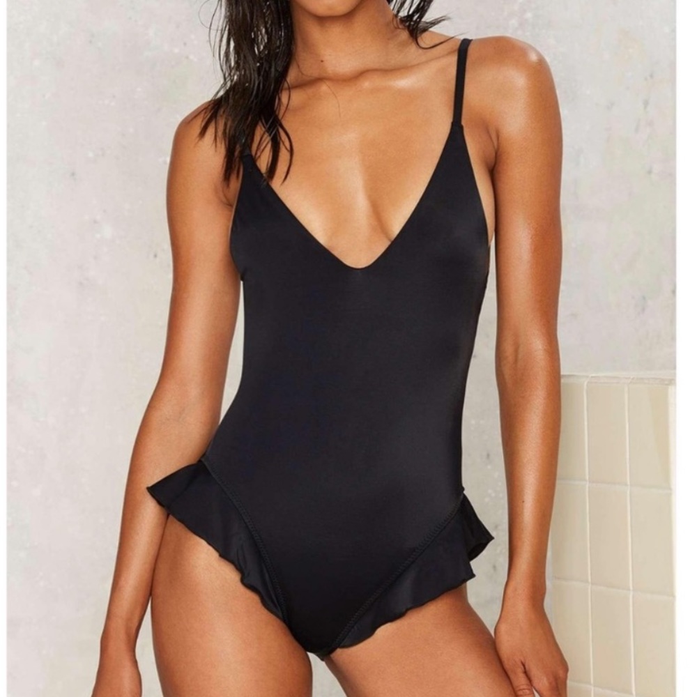 🆕 Nasty Gal ruffle one piece - Picture 5 of 7